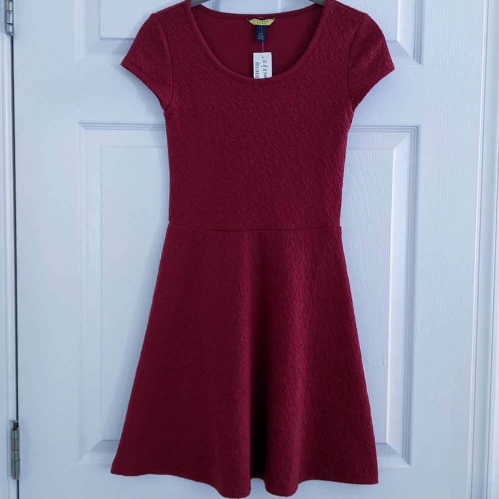 Prince & Fox Aeropostale red short-sleeved dress S